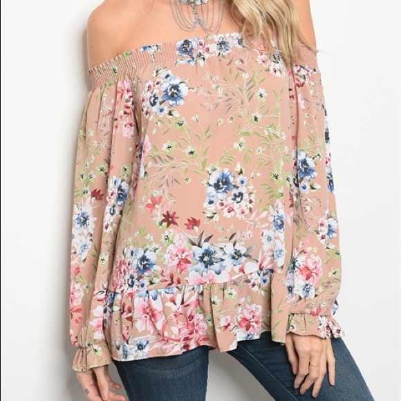 LAST 1⭐️Off the shoulder floral top - Picture 2 of 6